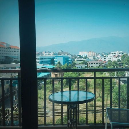 Rinrada Loft Resident Hotel Csiangmaj Kültér fotó